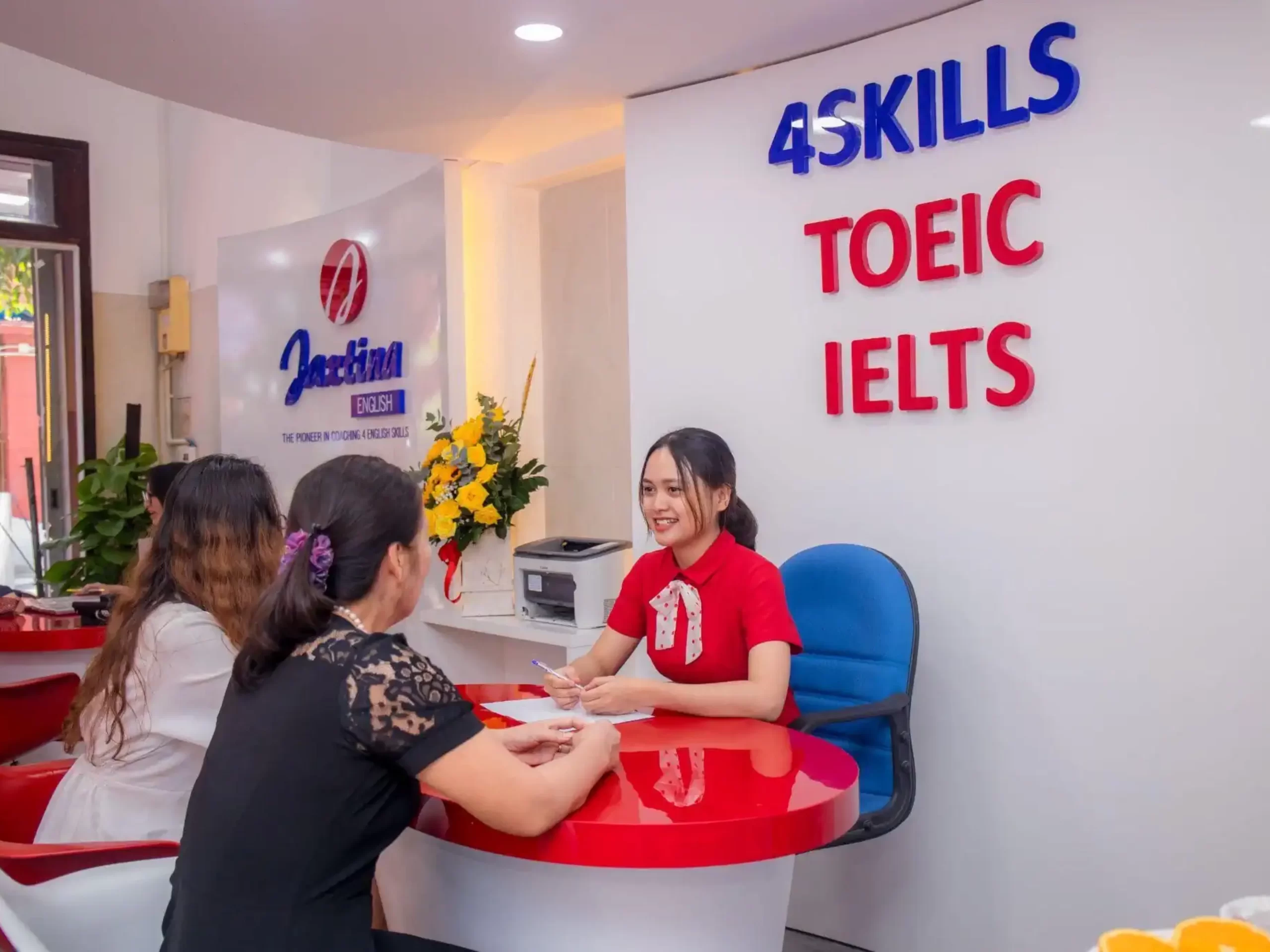 Top 10 trung tâm tiếng Anh cho người mất gốc uy tín tại Hà Nội