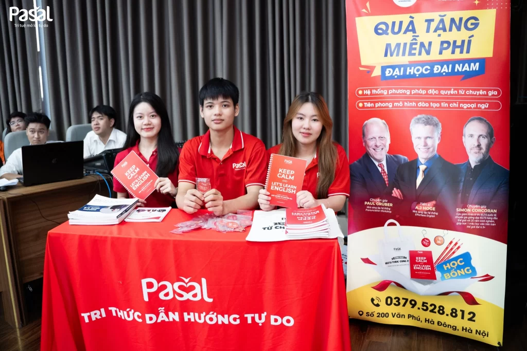 Pasal đồng hành cùng Tân sinh viên Đại học Đại Nam trong Ngày sinh hoạt công dân đầu năm