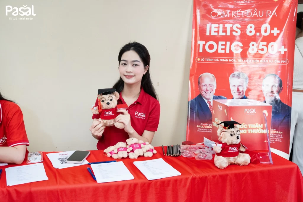 Pasal đồng hành cùng Tân sinh viên Đại học Y Hà Nội trong ngày đầu nhập học