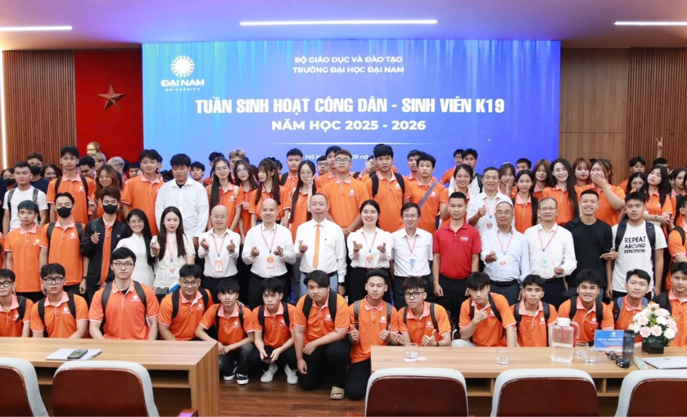 Pasal đồng hành cùng Tân sinh viên Đại học Đại Nam trong Ngày sinh hoạt công dân đầu năm